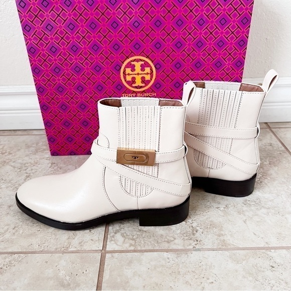 NEW IN BOX TORY BURCH T-HARDWARE CHELSEA BOOT size 7 - Picture 10 of 14